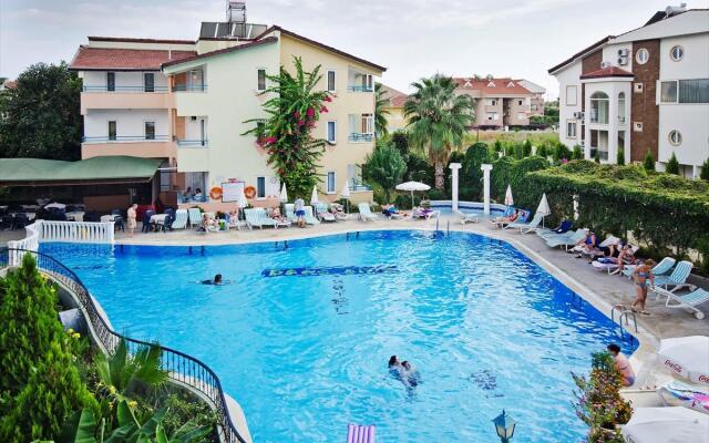 Clover Magic Park Side Otel