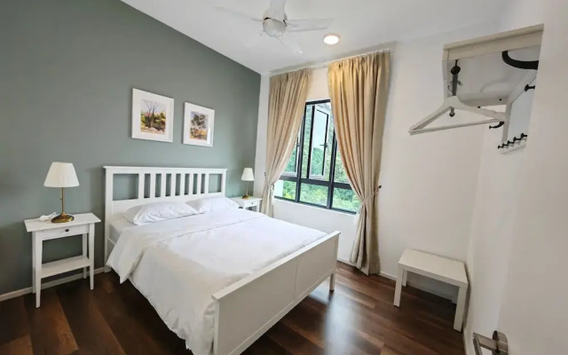 Mountain & Theme Park Views' Cozy Suite