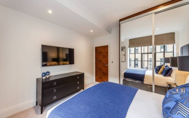 Designer Townhouse with Panoramic River Views