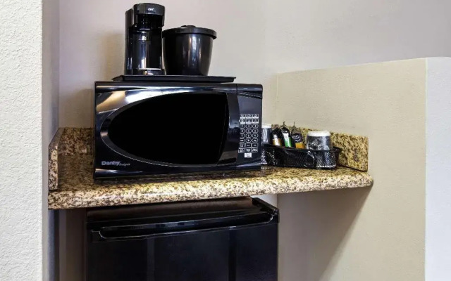 La Quinta Inn & Suites by Wyndham Chicago - Lake Shore
