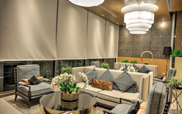 HIC at Night Bazaar 607