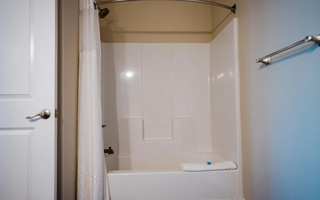 2 Bedroom Lake View Villa- 607
