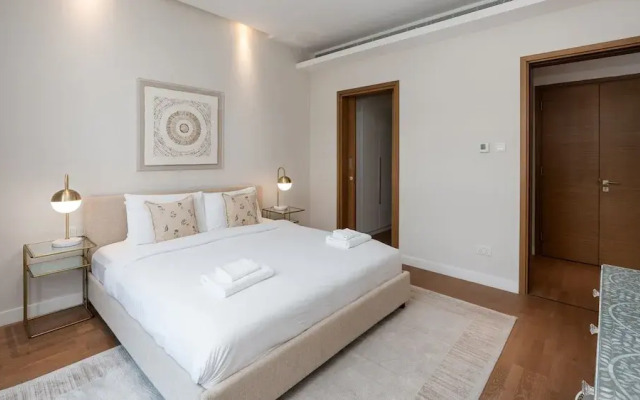 Bright Modern 1BR in City Walk