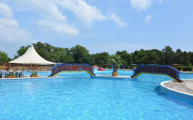 Bungalow by Beach With Water Park Fun