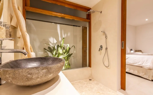 Villa Namu by Alfred in Bali - Family 5 BD Dream in Seminyak Oberoi Beach – Guest Rooms – Kerobokan Kelod