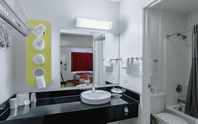 Motel 6 Medford, OR - North