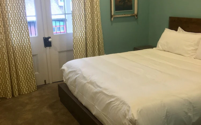 The Groveland Hotel