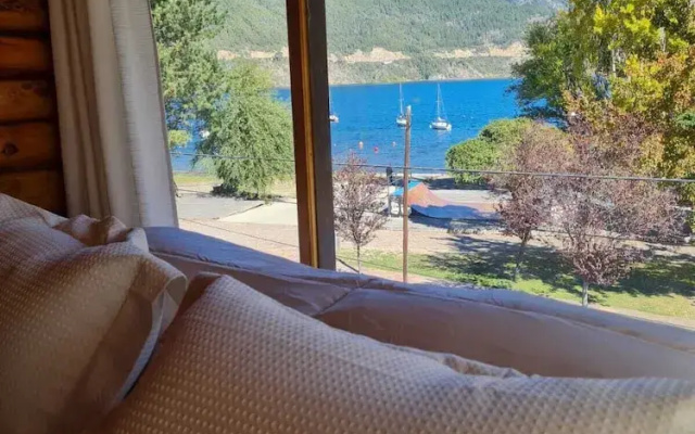 Puerto Lacar Lodge Smarg