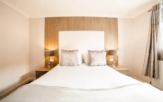 OYO White Horse Lodge Hotel, East Thirsk