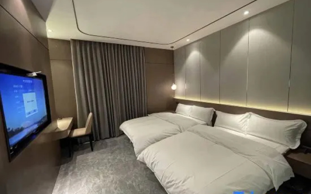 Mia Hotel
