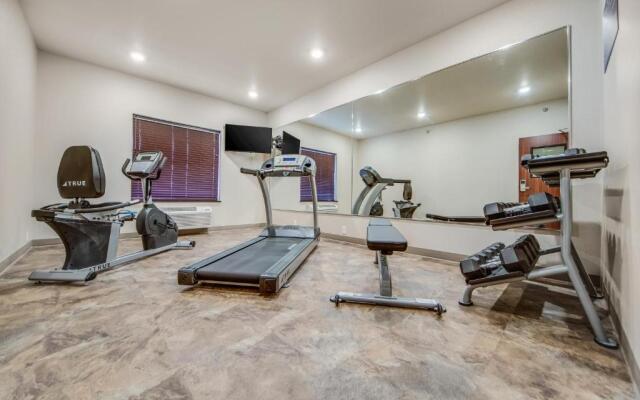 Cobblestone Hotel & Suites - Cozad