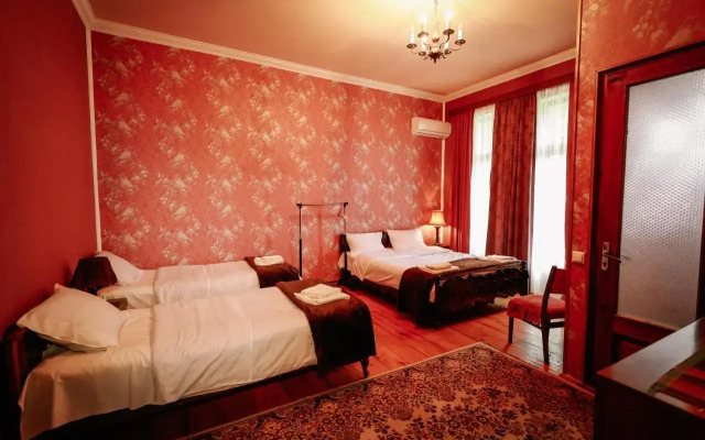 Guest house Evdoshvili St N5