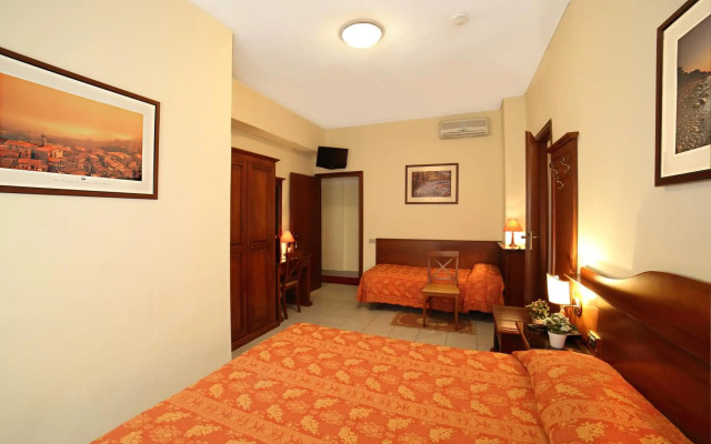 Pavone Hotel 