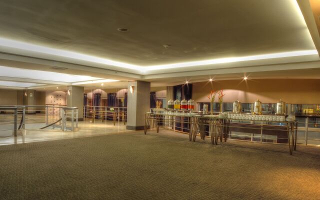Sol de Oro Hotel & Suites