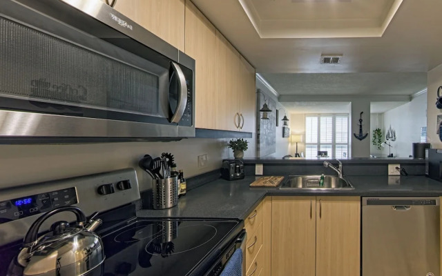 1 Bedroom Steps to Marina and CocoWalk