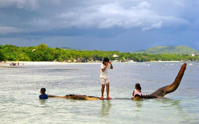 Alona Vida Beach Resort