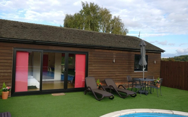 The Chiltern Lodges at Upper Farm Henton