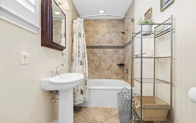 Purple Pelican Paradise