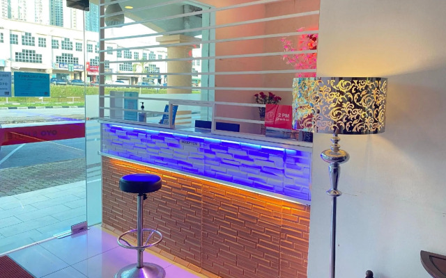 8 Hotel by OYO Rooms