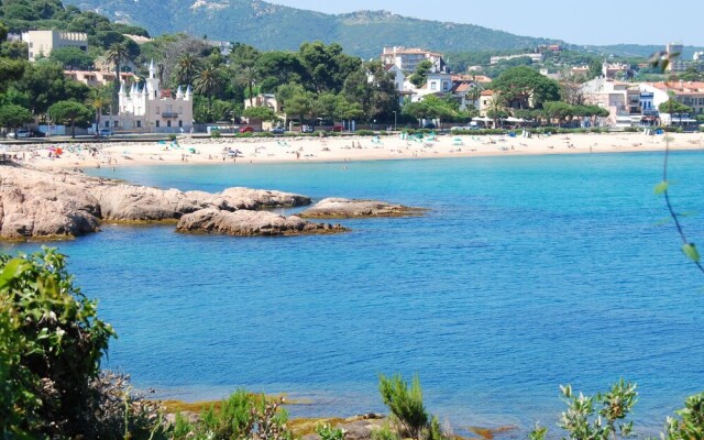 Cozy Apartment in Sant Feliu de Guíxols With Swimming Pool