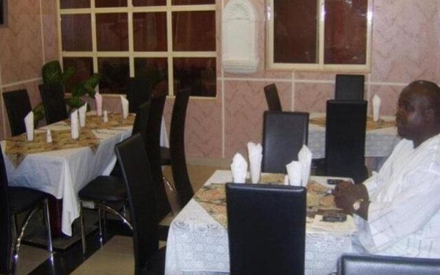 Mayors & Diplomat Suite GRA