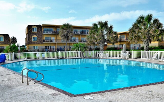 Beachfront Penthouse - Three Bedroom Condo