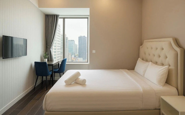 REM Rivergate Garden Pool Signature Apartments