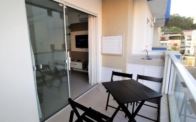 1071 - Apartamento com 2 Suítes na Praia de Bombinhas,