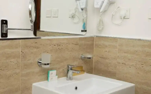 Kara Hotel  فندق كارا