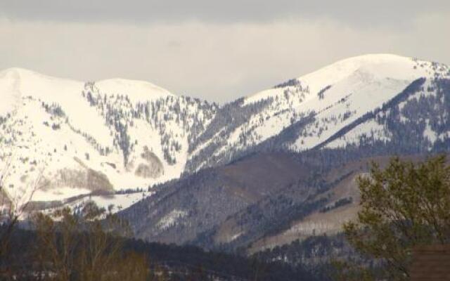 Ms. Kitty's Country Inn