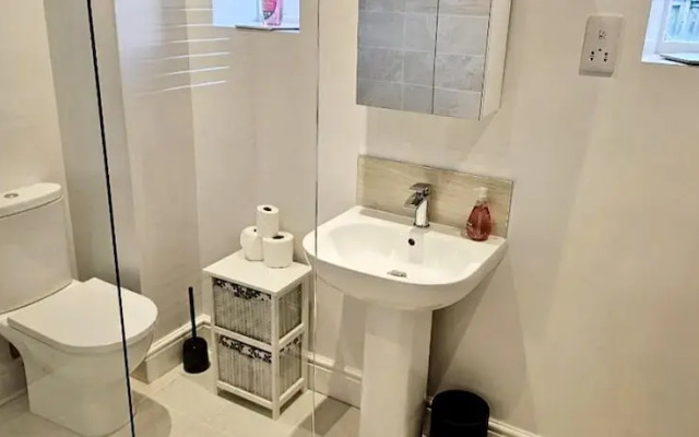 Stylish 2-bed House in Stamford Town Centre