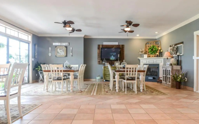 Barren Breeze Bed and Breakfast