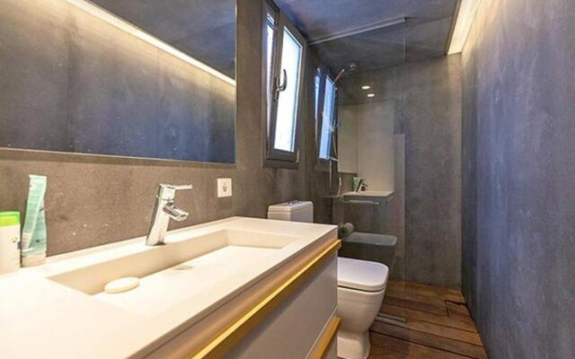 Stylish Studio with Fantastic Terrace, Old Town