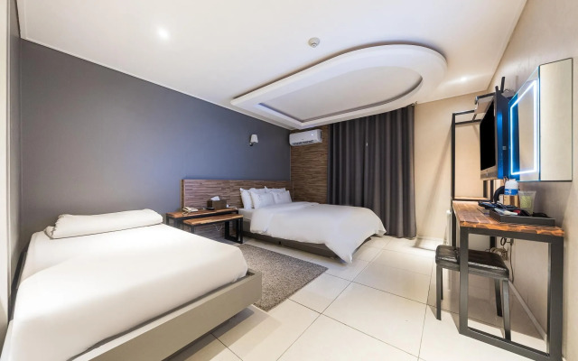 Ansan Walkers Hotel by Cozy