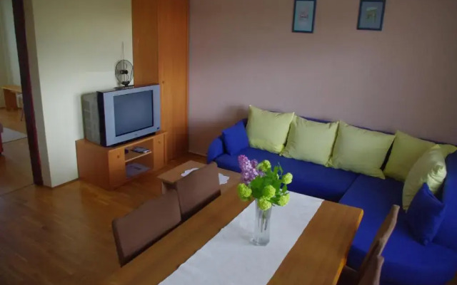 Apartment Tomy