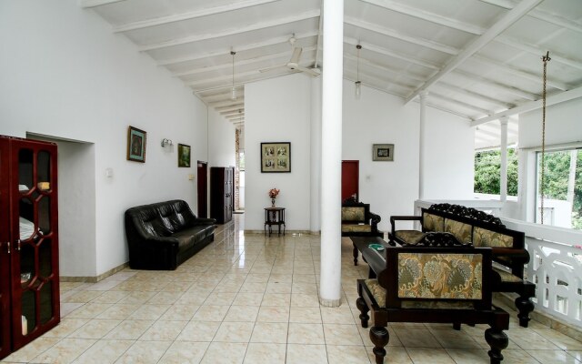OYO 347 Hotel Empryean