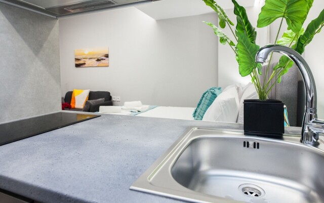 Modern Newly Built Studio near Hilton