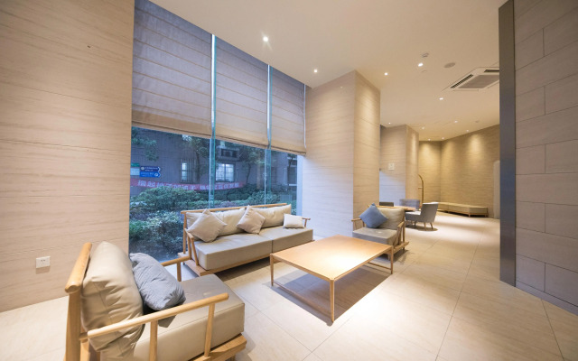 JI Hotel Shanghai Yan'an Road