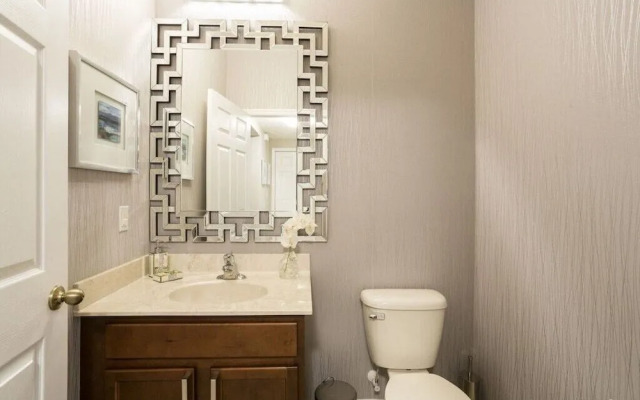 Amazing 6 Bedroom House