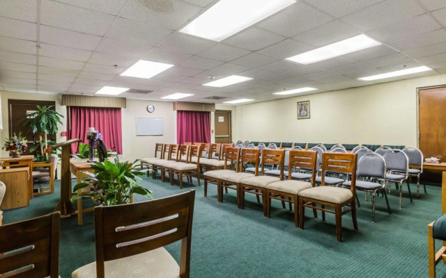 Quality Inn & Suites North Montgomery