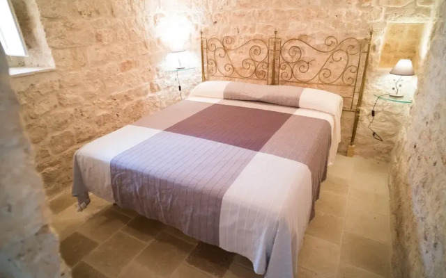 Trullo Bosco Selva Fasano by Typney