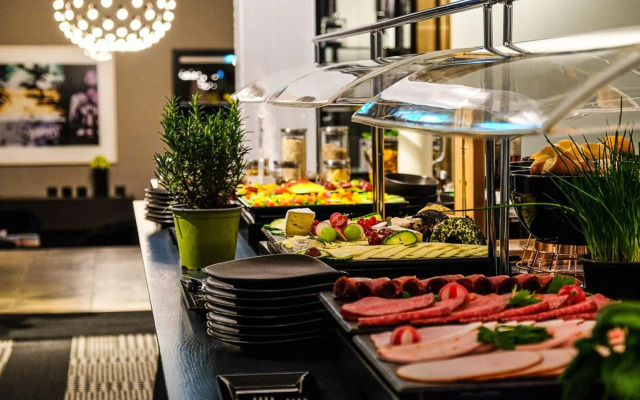 The Midtown Hotel by The New Yorker