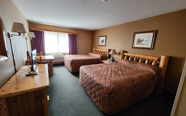 Pine Peaks Lodge & Suites