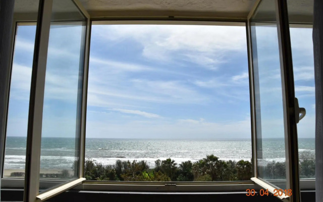 Marina Club Hotel