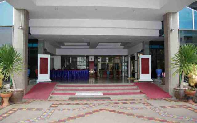 Grand Royal Plaza Hotel Chachoengsao