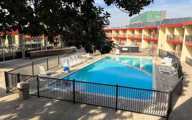 Garden Inn & Suites Oakland Airport