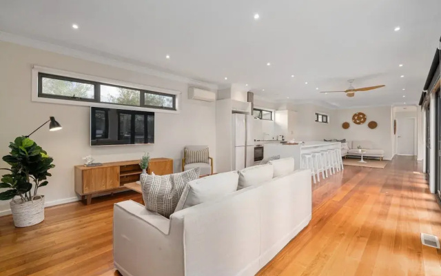 Luxurious 3-bed Home With Outdoor Spa