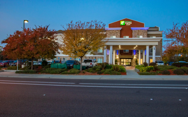 Holiday Inn Express Hotel & Suites Roseville-Galleria Area, an IHG Hotel