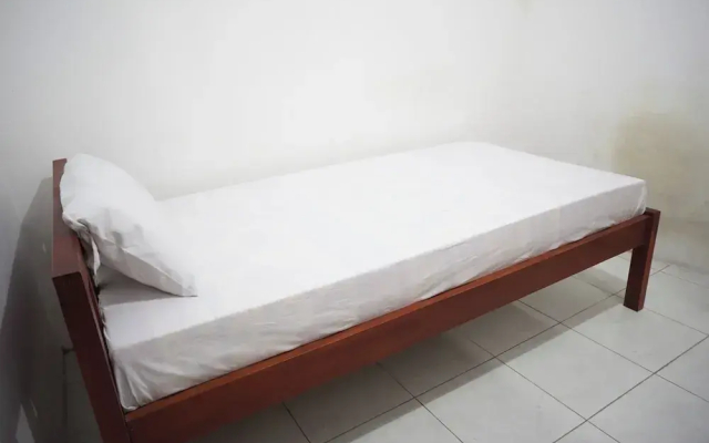 OYO Life 93038 Kost Putra Malilah