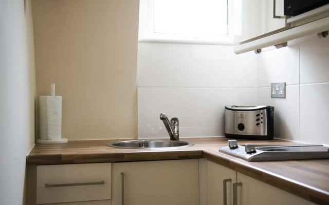 The New London Carlton Hotel & Service Apartments